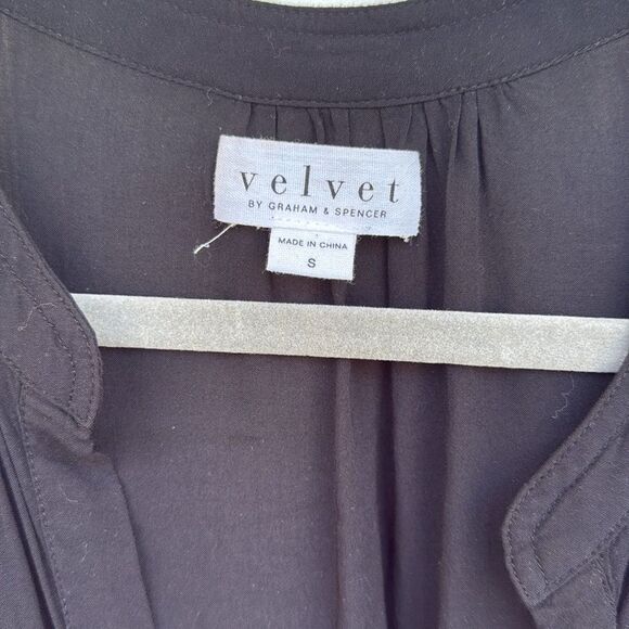 Velvet by Graham and Spencer - Size Small - LIKE NEW - Black Button Down Top - Picture 2 of 3